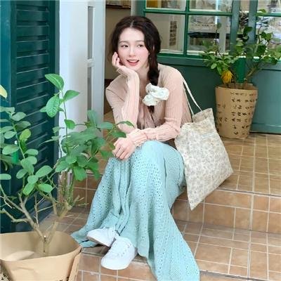 她来自胡志明市